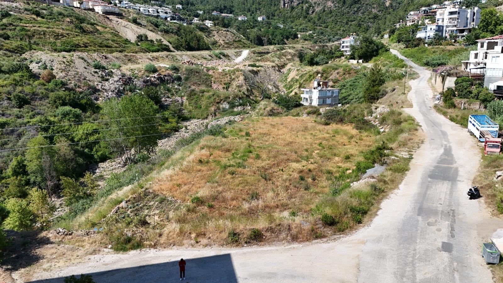 ANTALYA ALANYA BEKTAŞ'TA SATILIK 1.219 M2 VİLLA İMARLI ARSA
