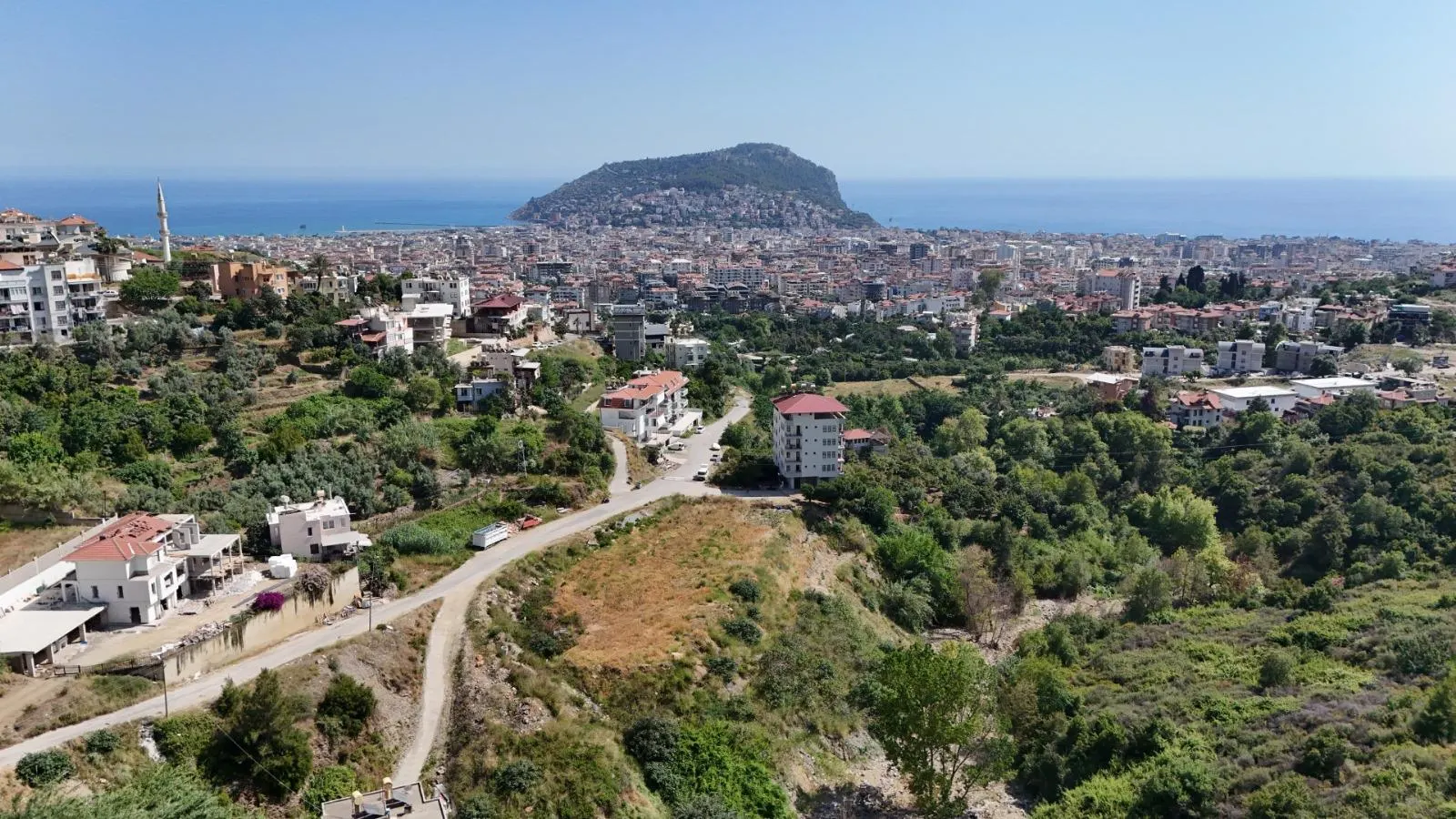 ANTALYA ALANYA BEKTAŞ'TA SATILIK 1.219 M2 VİLLA İMARLI ARSA