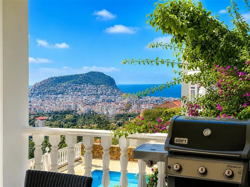 4+1 Villa mit Meerblick in Tepe, Alanya