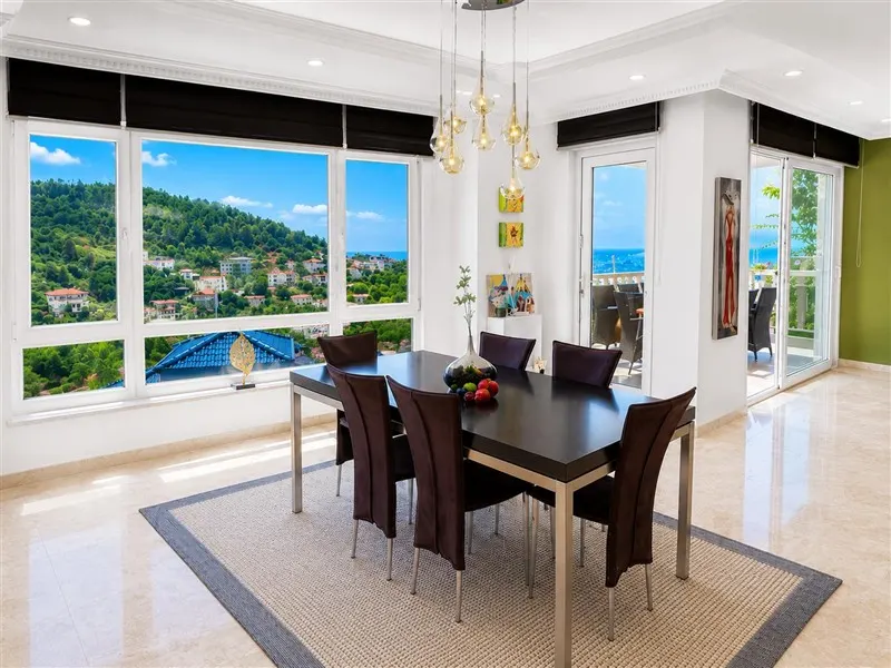4+1 Villa mit Meerblick in Tepe, Alanya