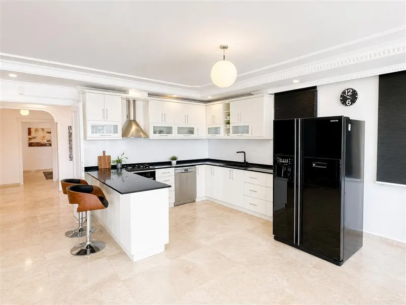 4+1 Villa mit Meerblick in Tepe, Alanya