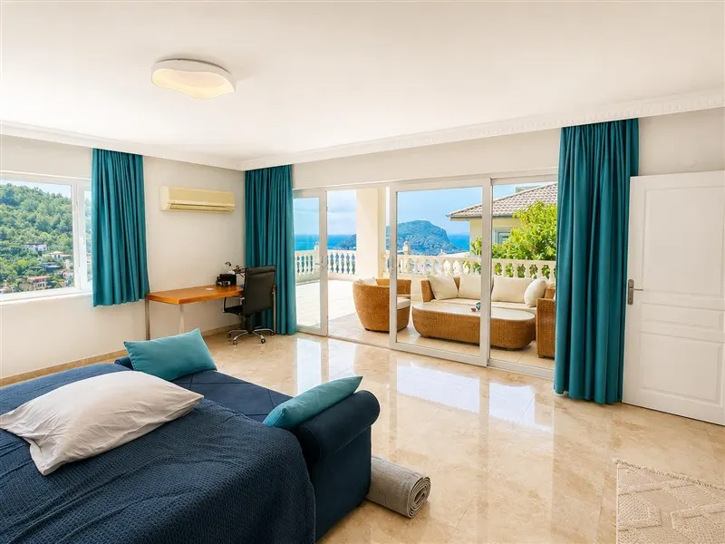 4+1 Villa mit Meerblick in Tepe, Alanya