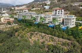Kestelde manzaraya sahip villa ve apartman kompleksi
